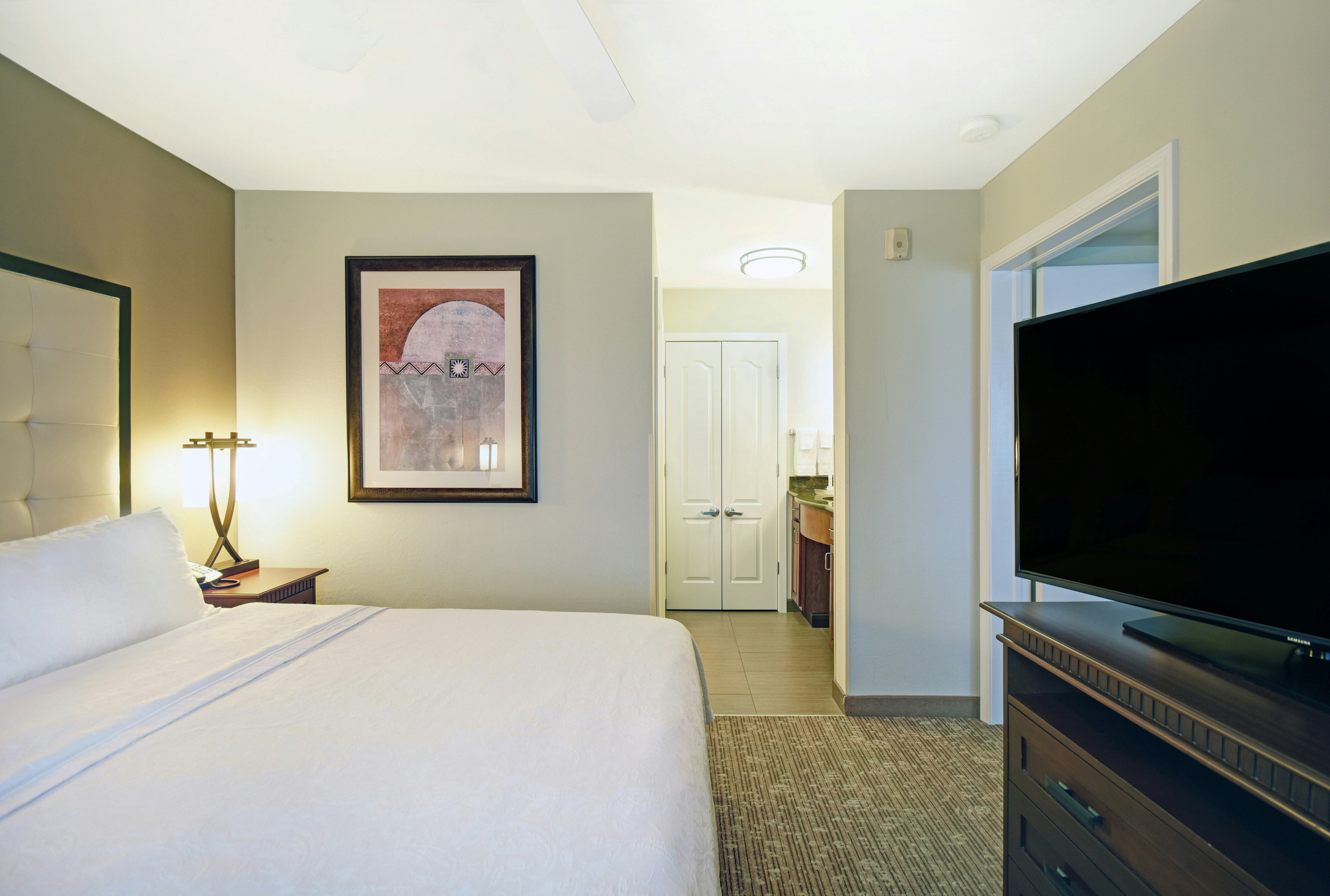 1 BEDROOM, SUITE, KING BED