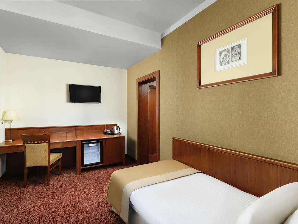 Mercure Szekesfehervar Magyar Kiraly 19/64