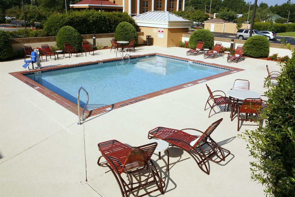 Best Western Plus Goldsboro 20/32