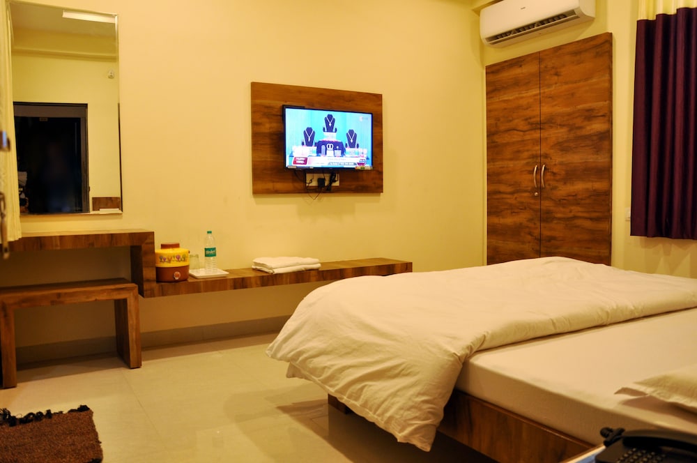 Hotel Shree Pratham Milan 15/28