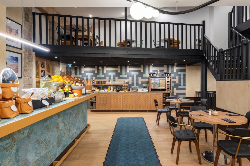 restaurant cafeteria