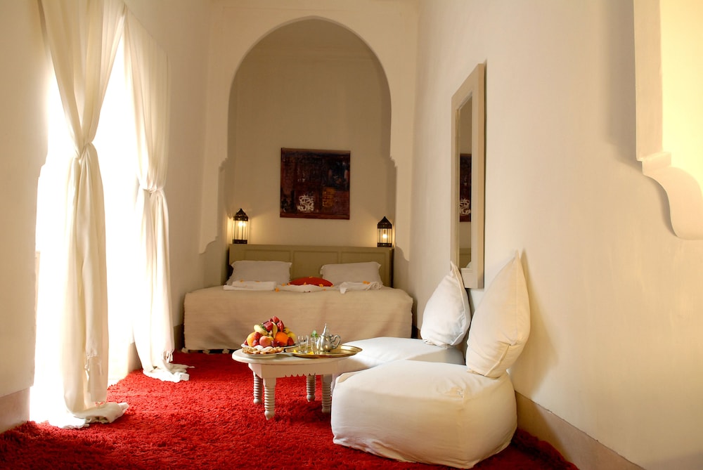 Riad Al Jazira 23/68