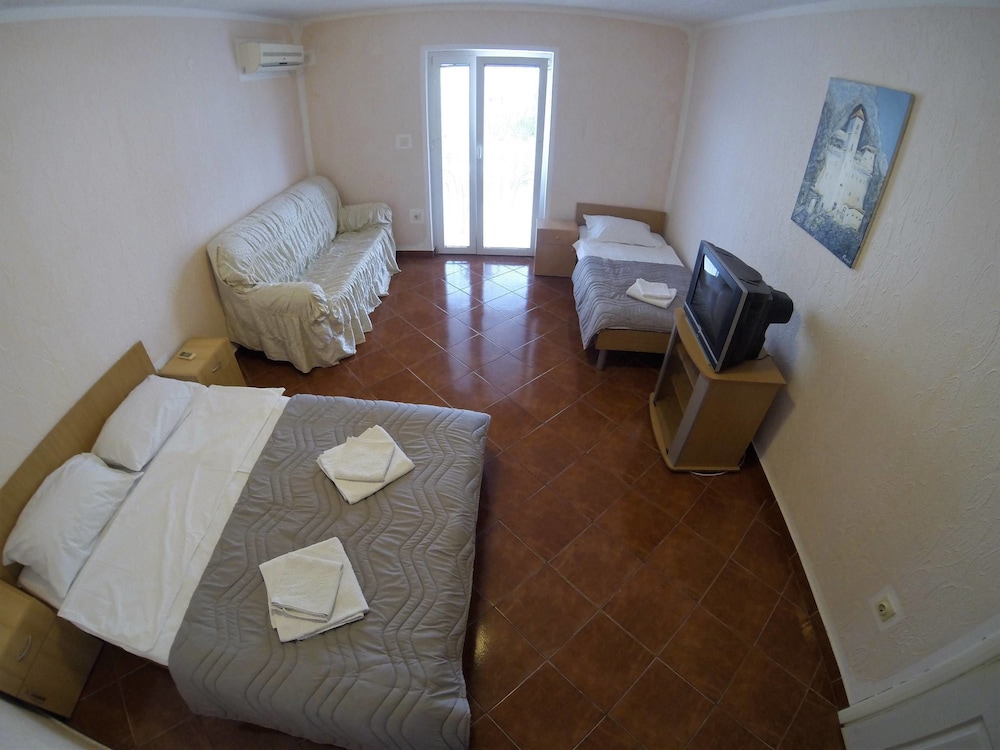 Martinovic Rooms 23/41