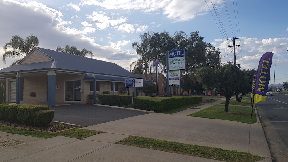 Edward Parry Motel & Apartments 1/57