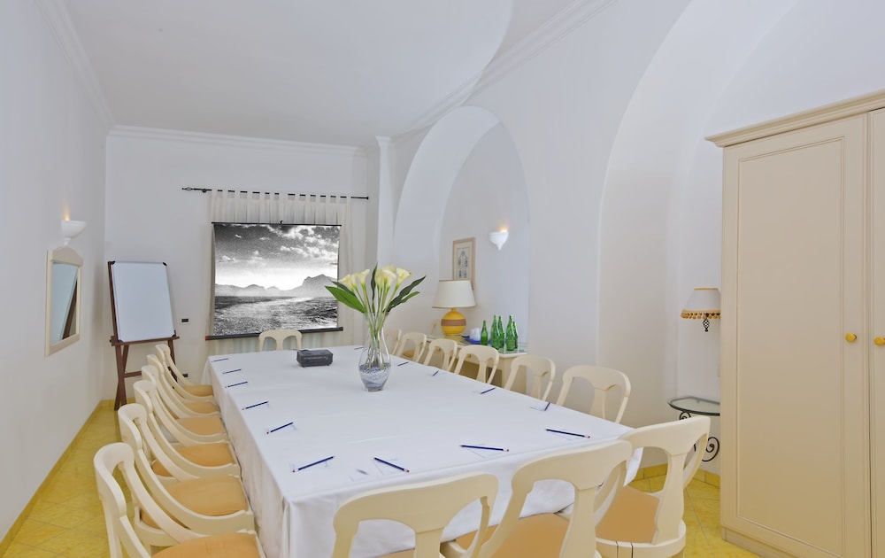 Relais Maresca Luxury Small Hotel 60/71