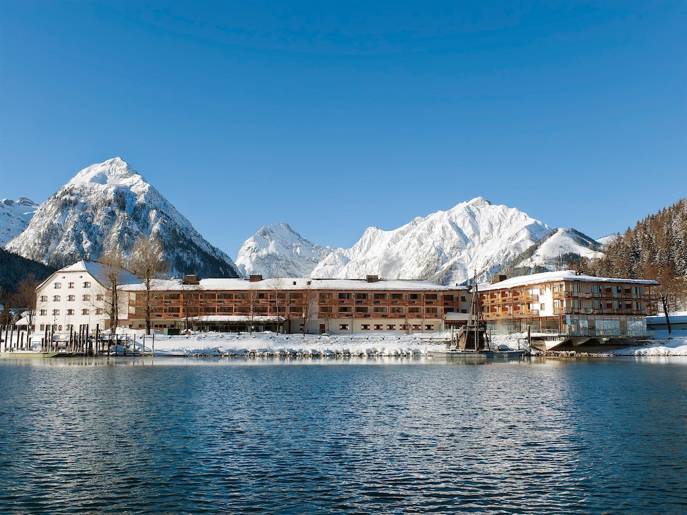 Travel Charme Furstenhaus am Achensee 60/65