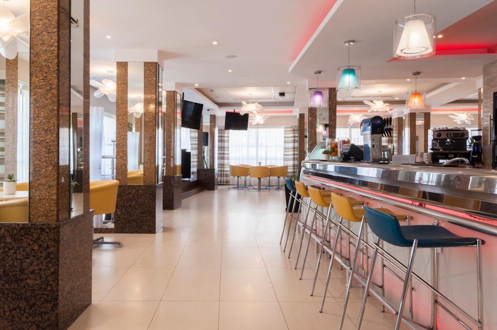 ALEXANDRA HOTEL 8/68