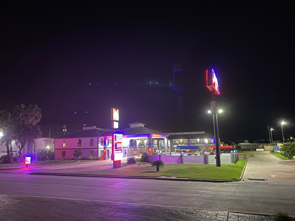 Texas Inn & Suites Raymondville 6/55
