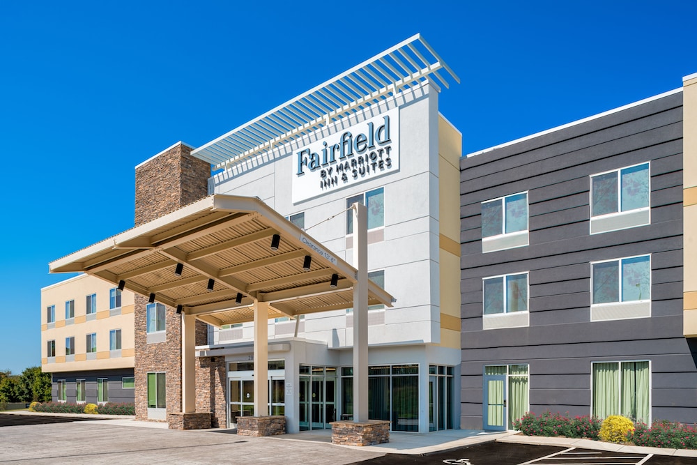 Fairfield Inn & Suites by Marriott Morristown 2/9