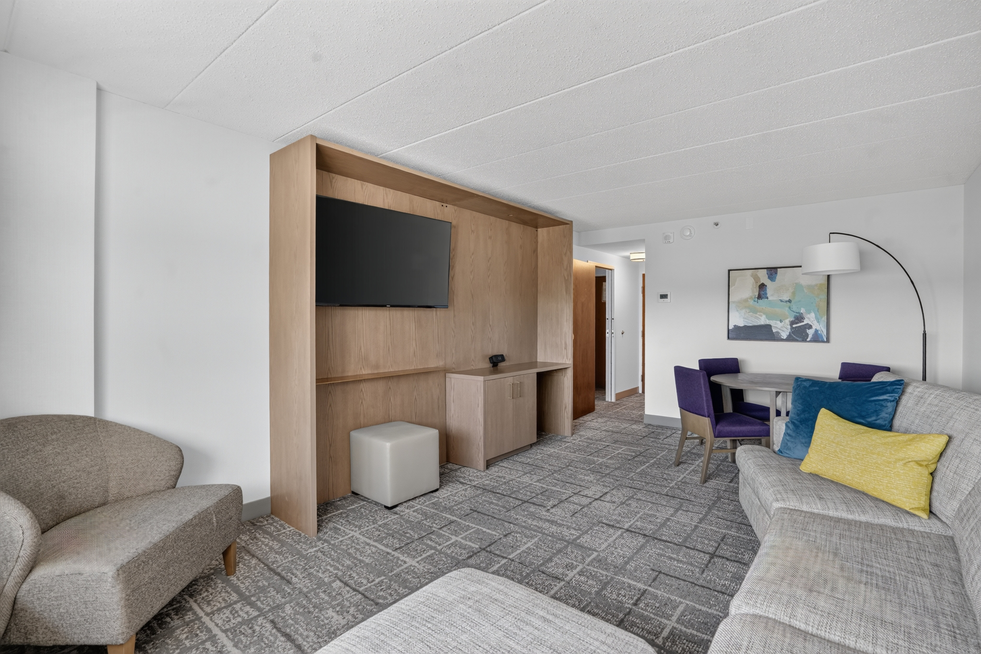 Crowne Plaza Lansing West 32/50