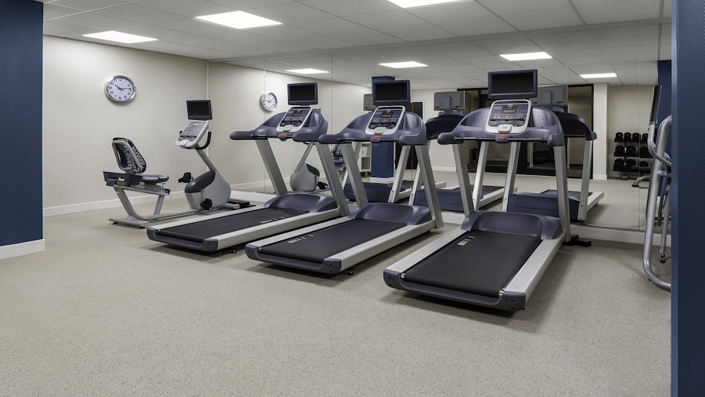 HOLIDAY INN EXPRESS KANSAS CITY DOWNTOWN 34/72
