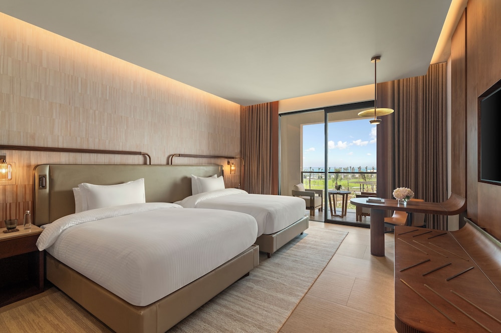 Deluxe, Twin Beds, Murphy Bed, Partial Sea View