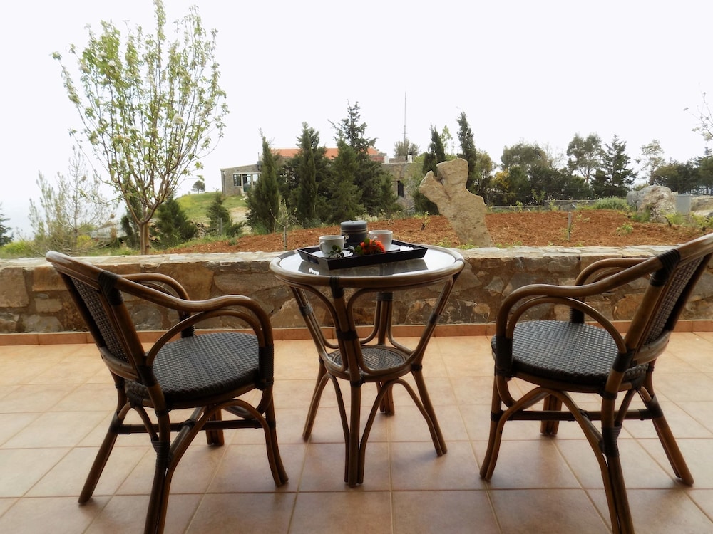 Aetovigla Guest Houses 15/30