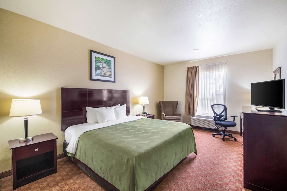 Quality Inn Bastrop, TX 7/42