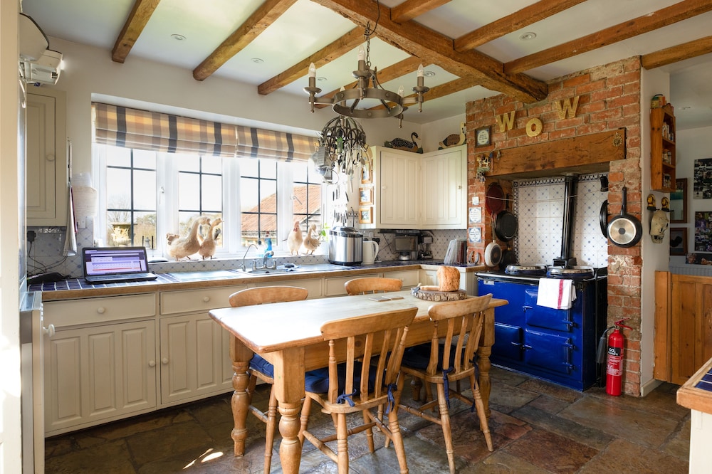 Blounts Court Farm - B&B 18/35
