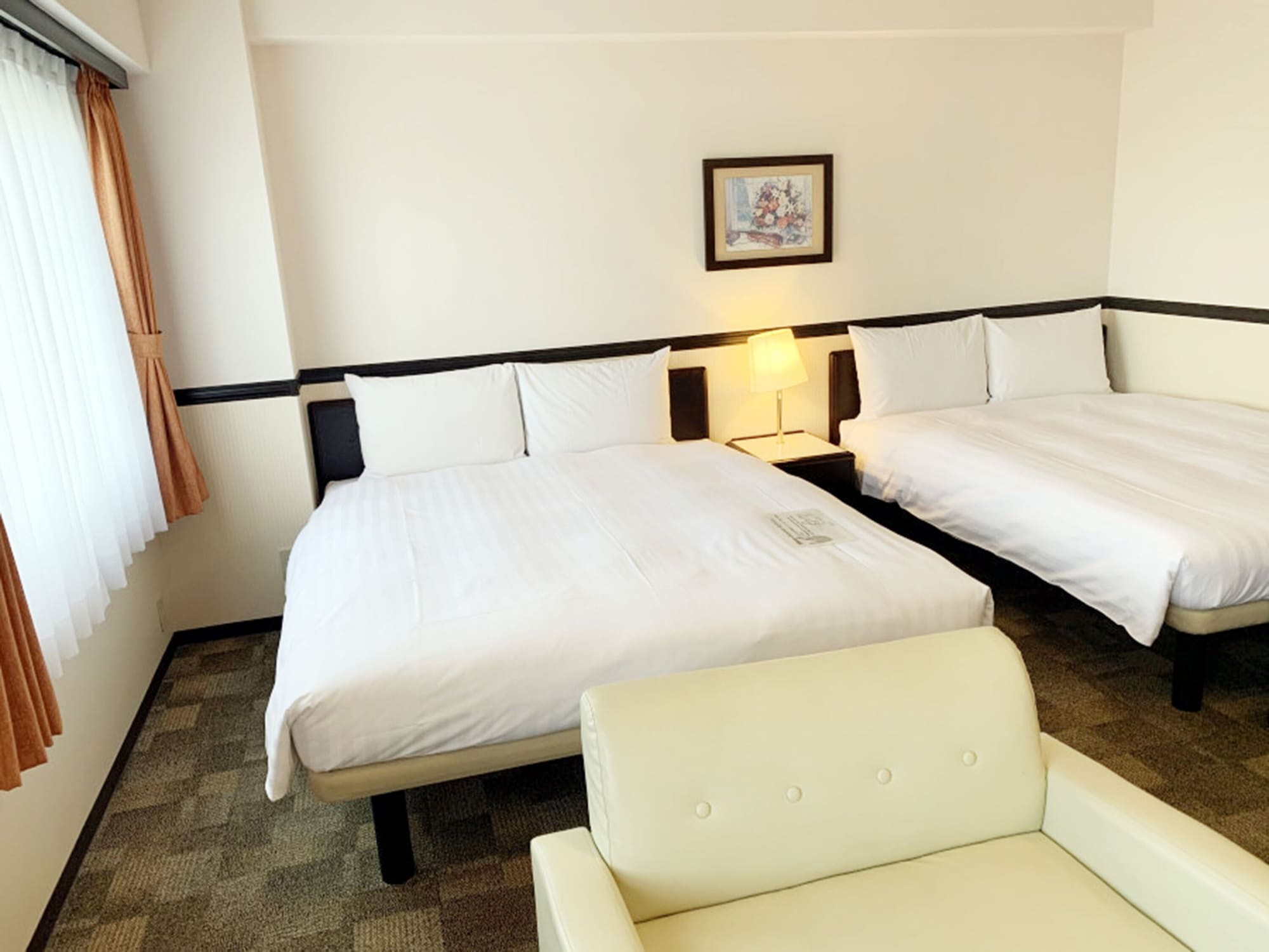 DELUXE, TWIN BEDS