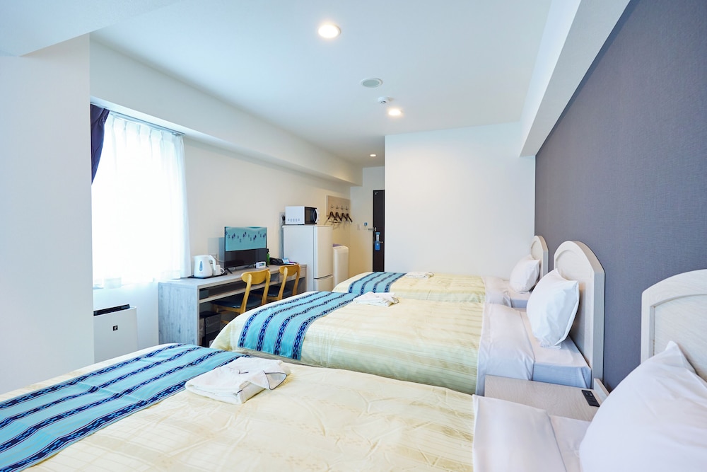 ROOM, TRIPLE