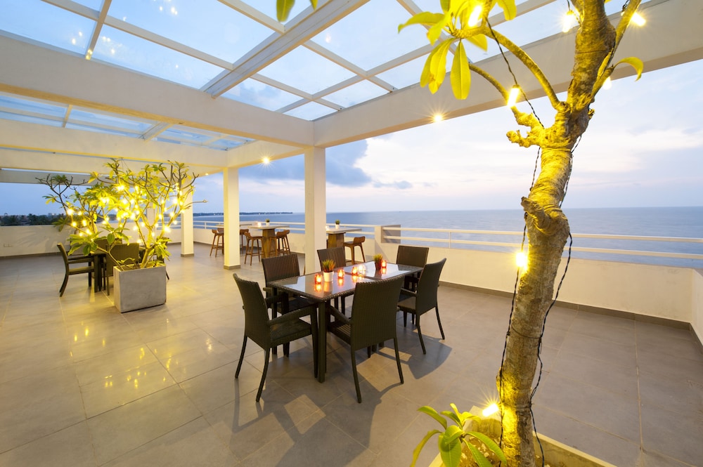 The Beach - All Suite Hotel 38/50