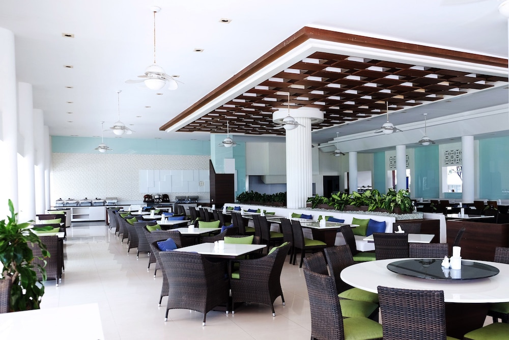 The Cha Am Methavalai Hotel 40/65