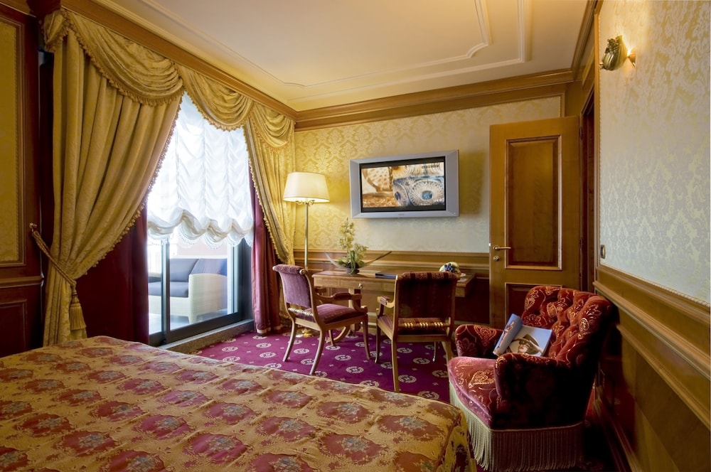 Grand Hotel Dino 18/35
