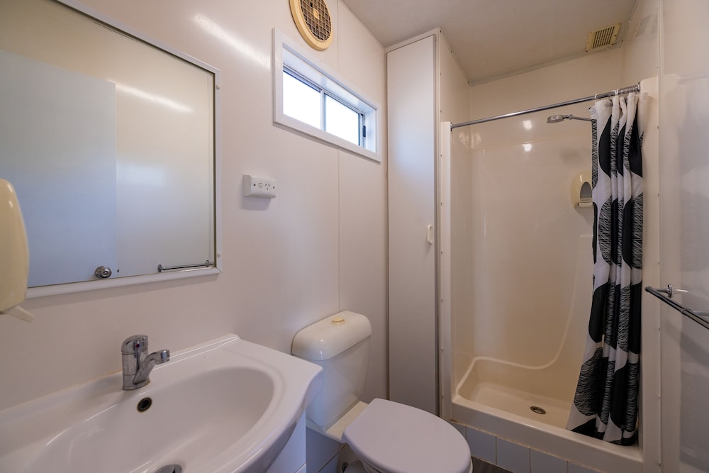 كابينة اقتصادية عائلية بسرير مزدوج وسرير بطابقين، Nrma Dubbo Holiday Park 5/5