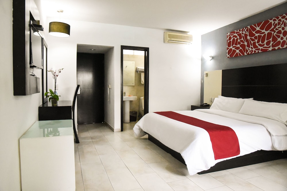 Hotel Expo Plaza Business and Family Guadalajara 5/20