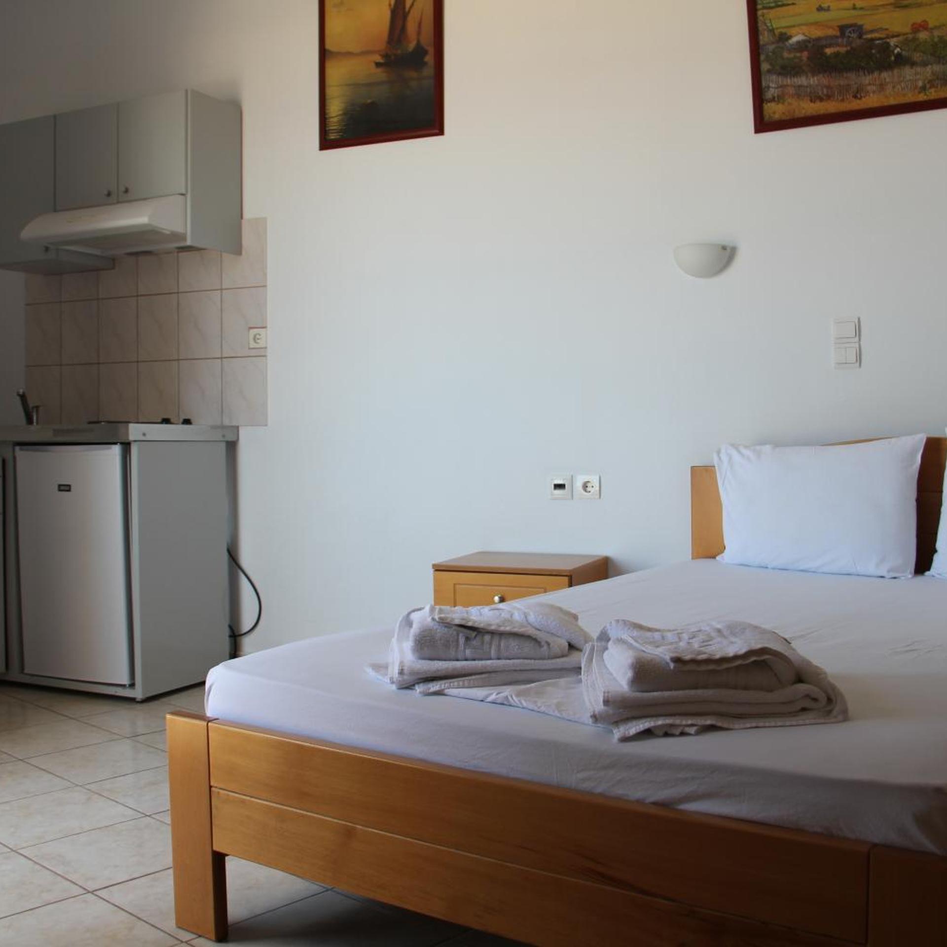Stavris Hotel 12/50