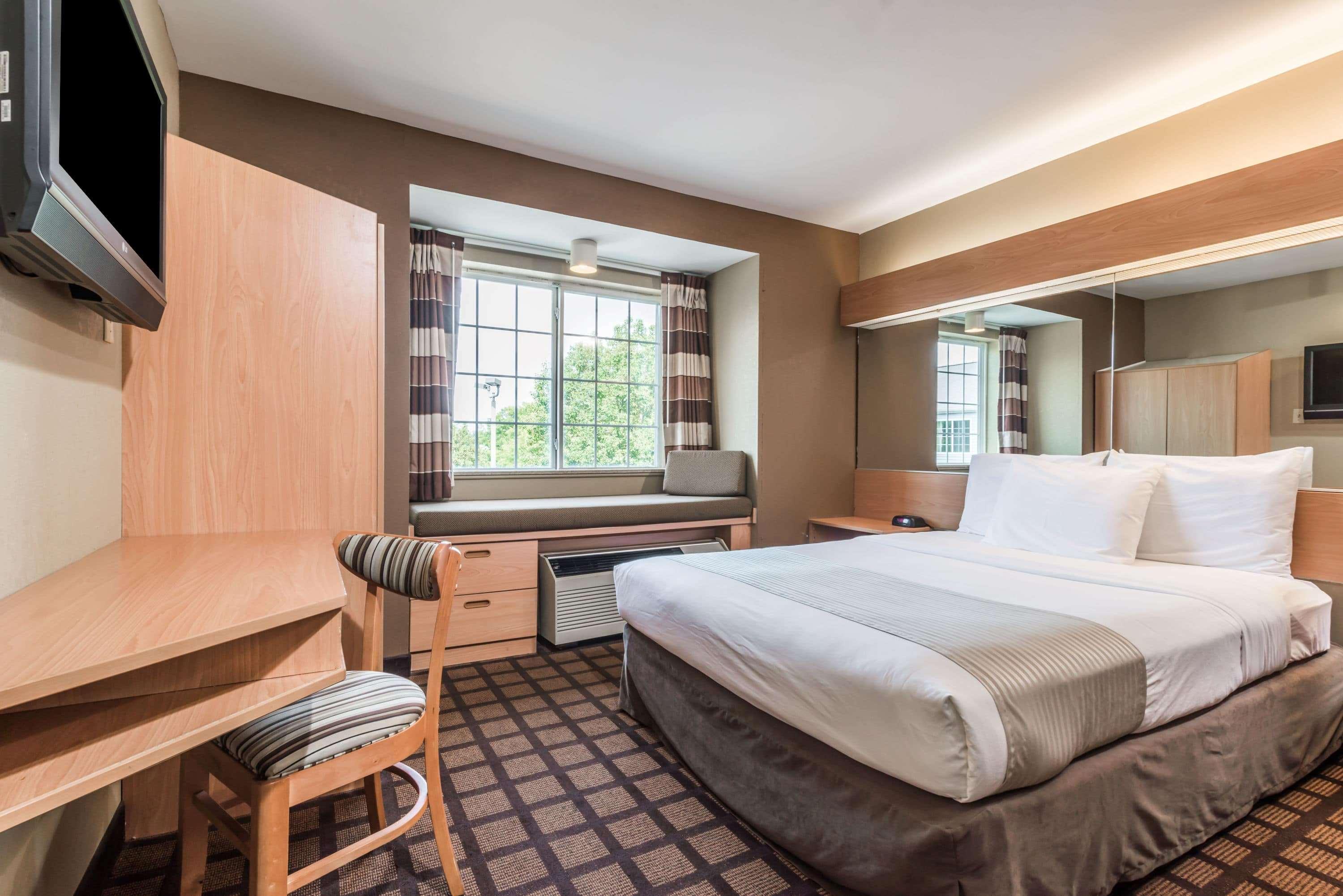 Microtel Inn & Suites by Wyndham West Chester 14/27