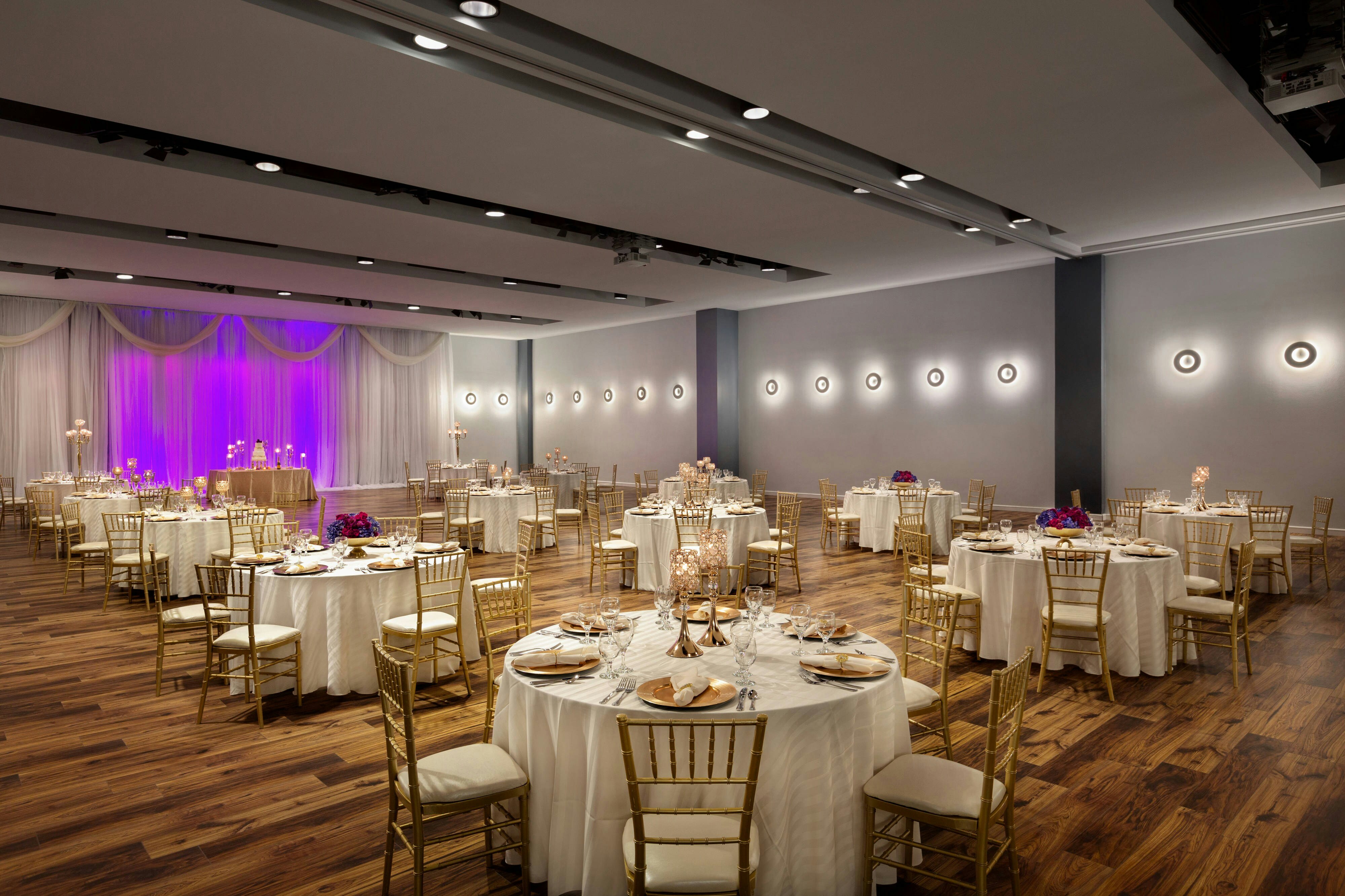 Twelve Midtown, Marriott Autograph Collection 32/35