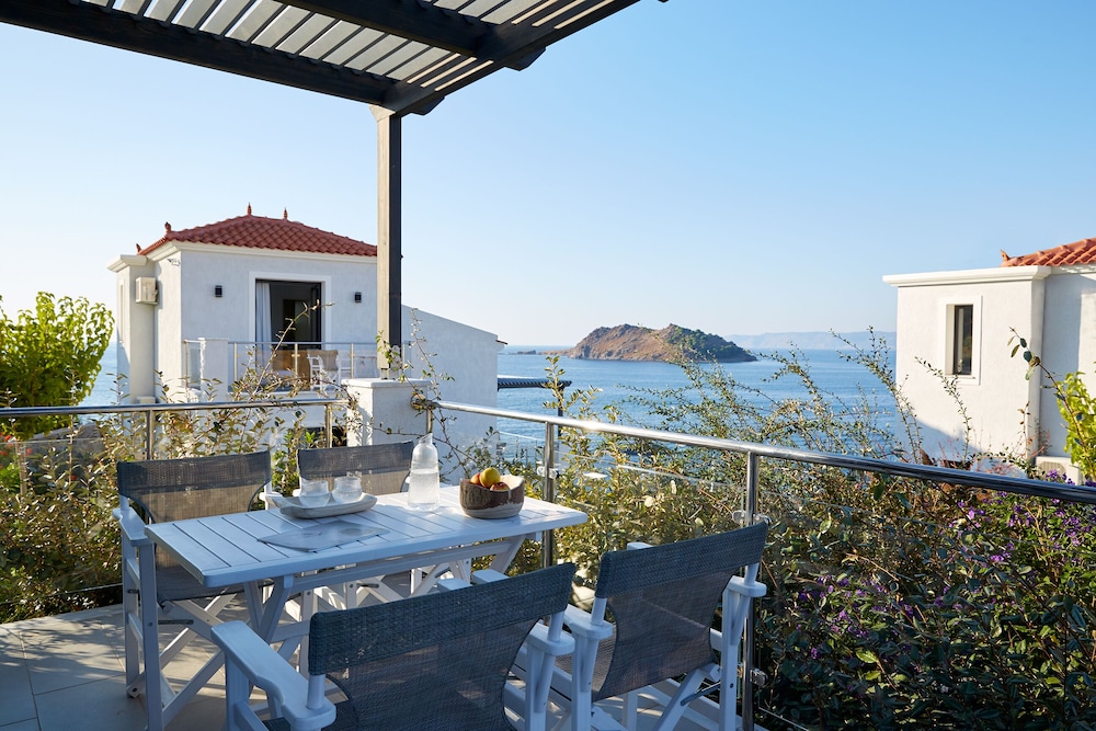 Eleia Seafront Villas 17/50