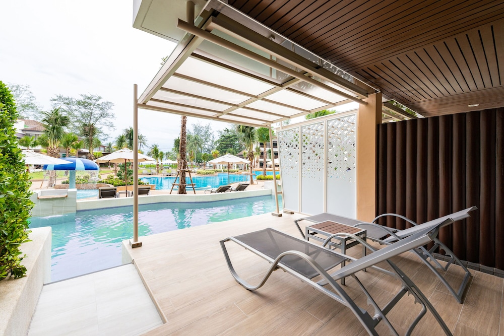 Katathani Phuket Beach Resort 33/66