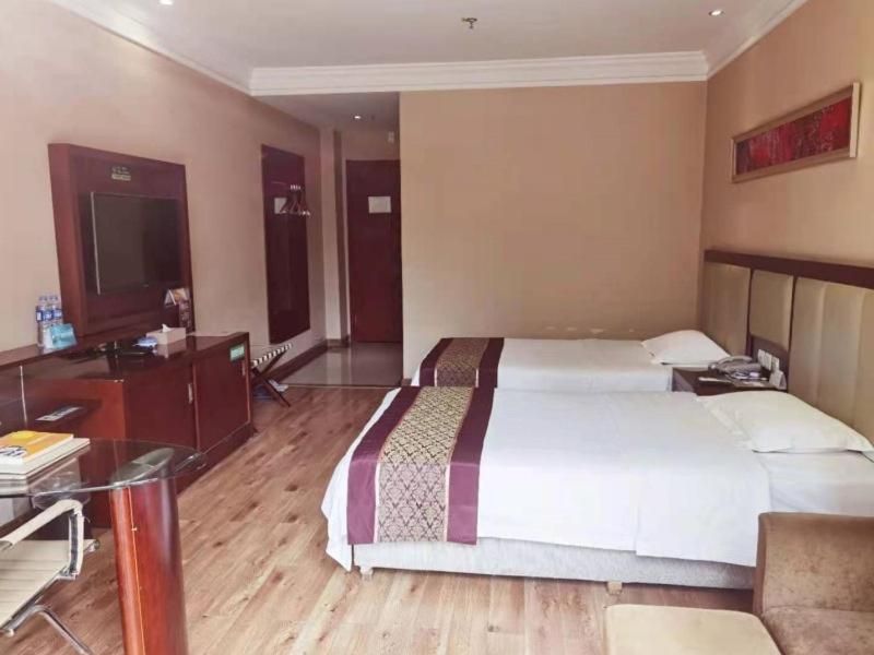 GreenTree Inn Huanggang Hong An Wal-Mart Plaza Business Hotel 29/50