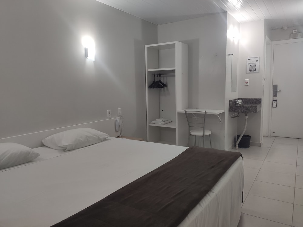 Igaras hotel 11/48