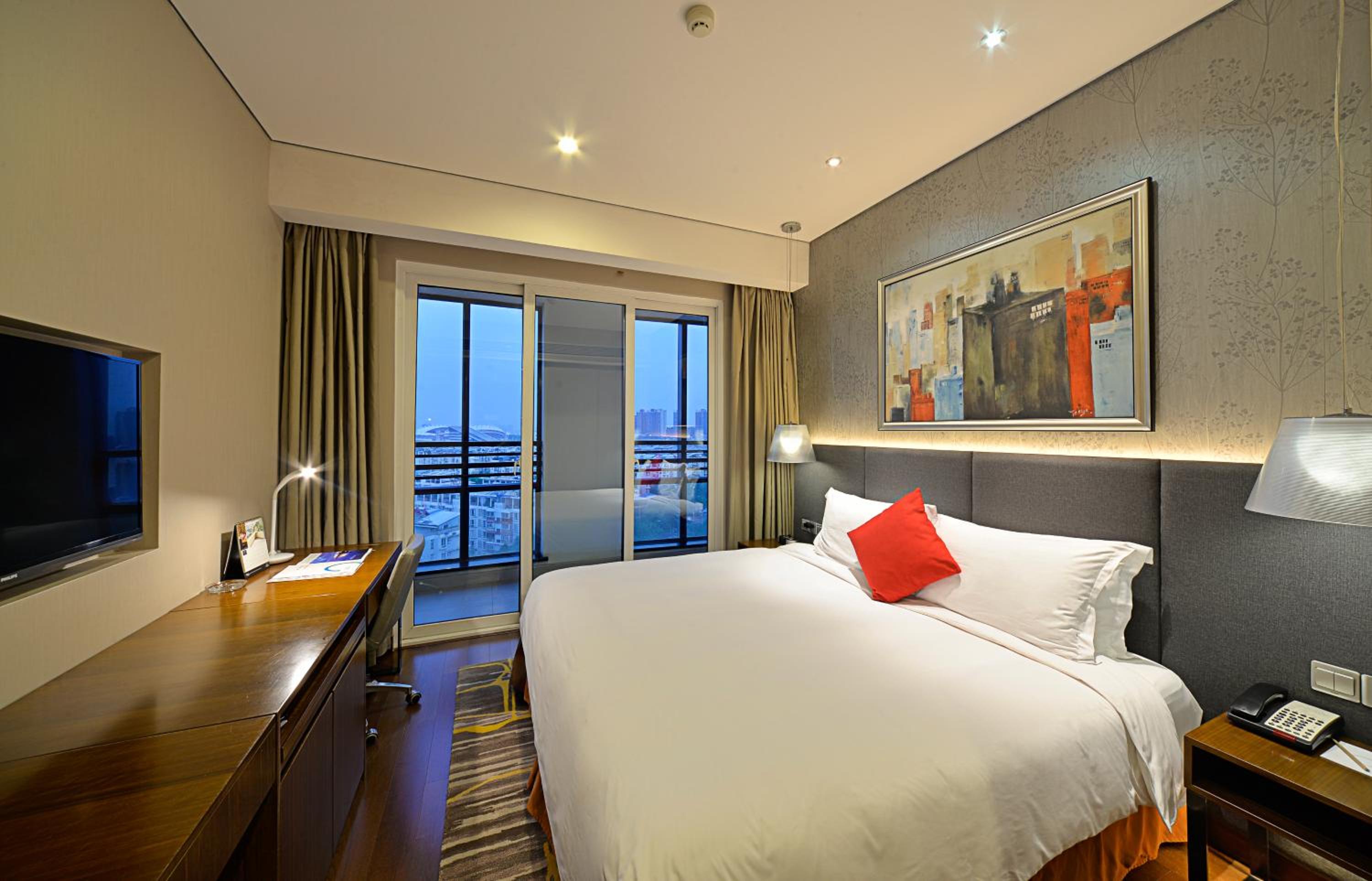 Superior, Studio, King Bed