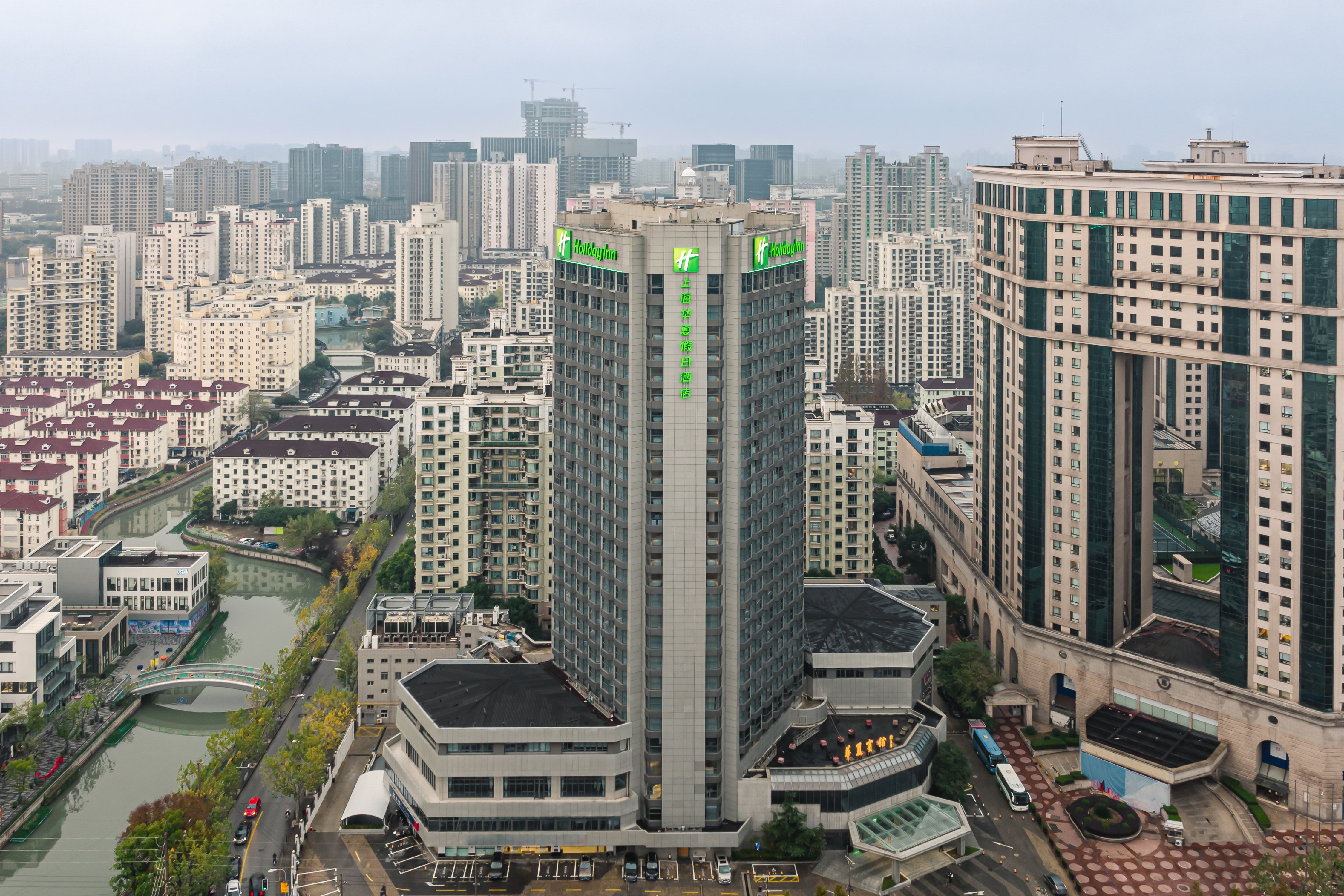 Holiday Inn Shanghai Huaxia 5/50