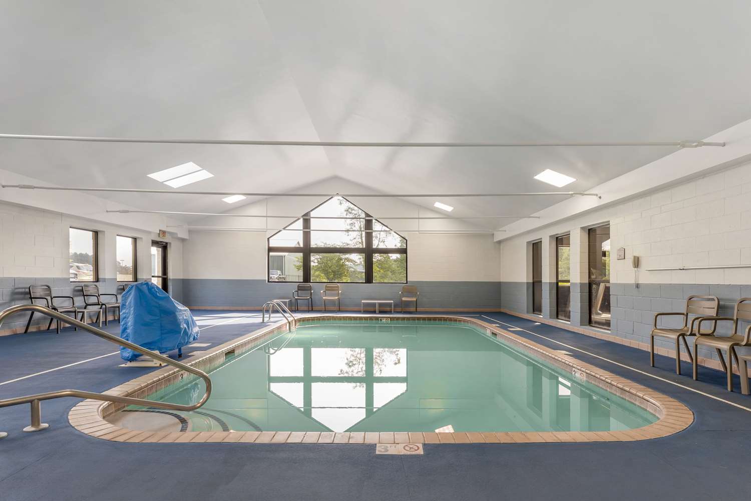 Comfort Inn & Suites Lavale - Cumberland 21/45