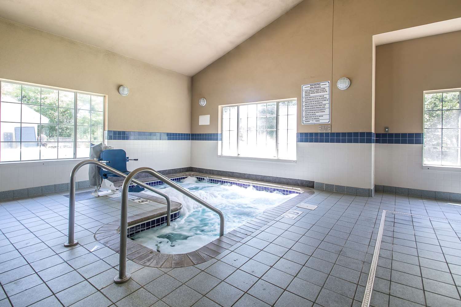 Quality Inn & Suites East Troy I-43 23/33