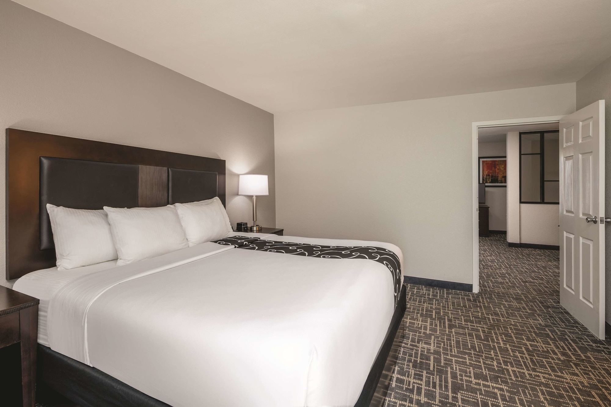 1 BEDROOM, SUITE, KING BED