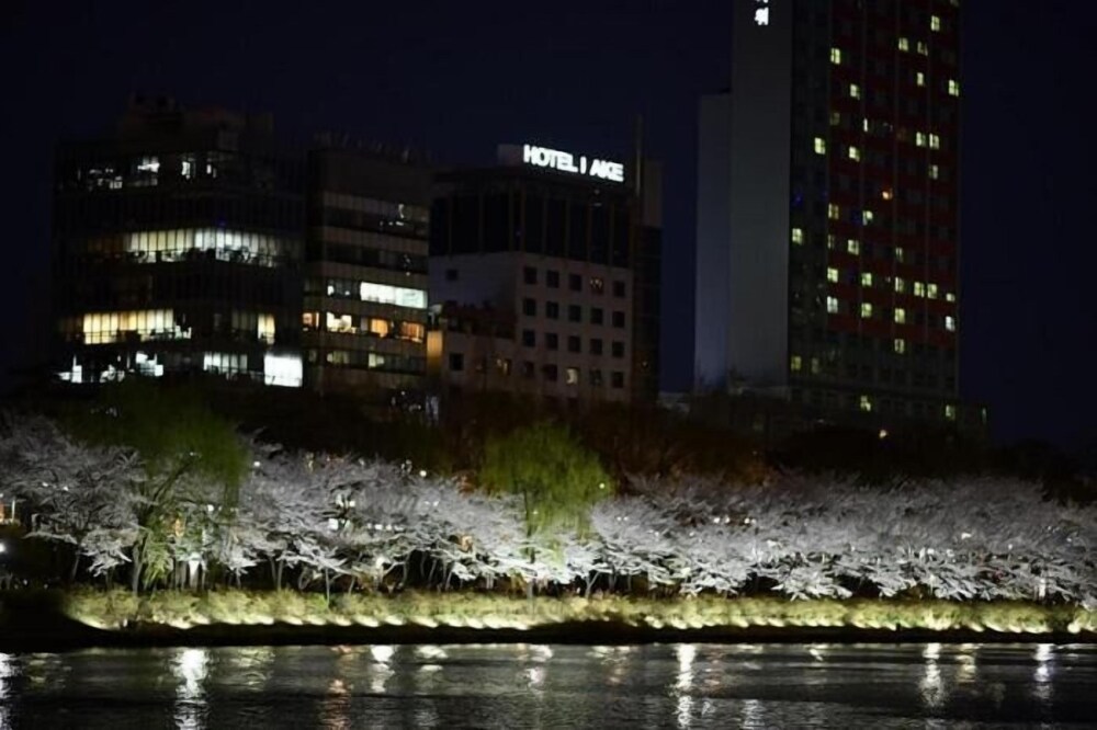 Hotel Lake 48/54