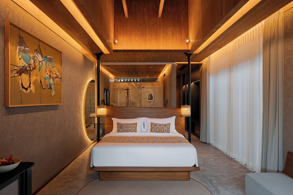 Deluxe, King Bed