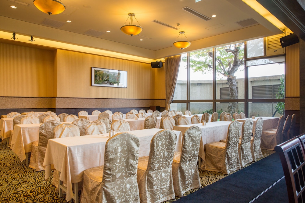Jia Hsin Garden Hotel 53/64
