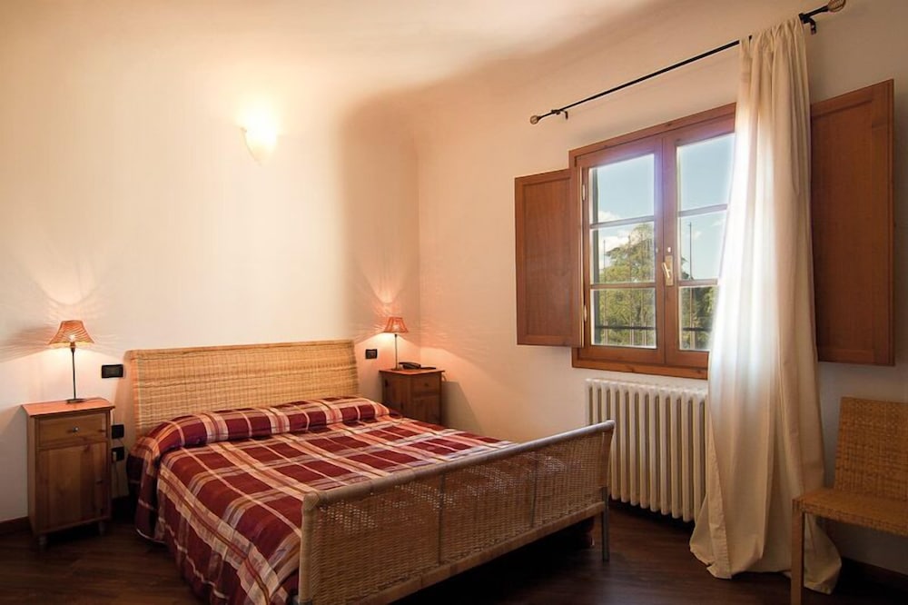 ROOM, DOUBLE BED