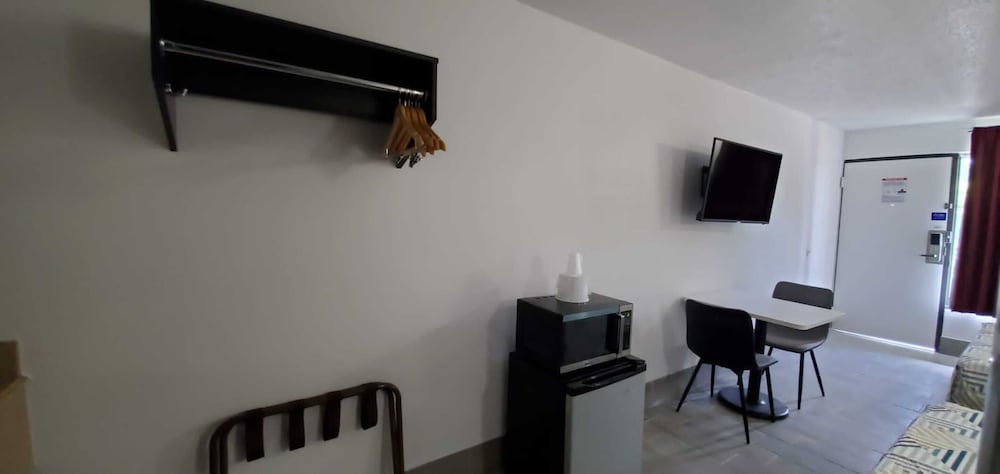 Motel 6 Branson West Silver Dollar City 38/58