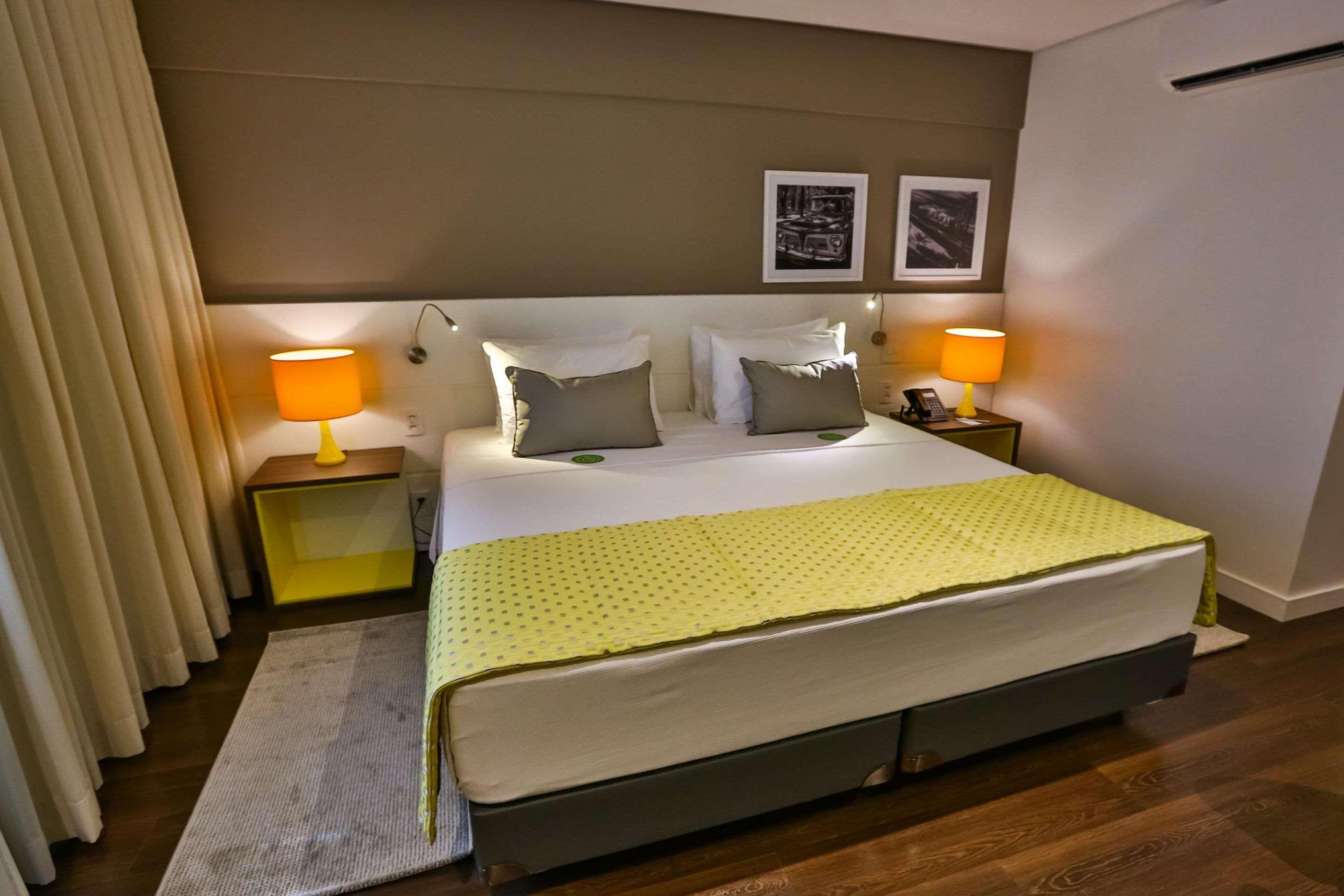 SUITE, KING BED