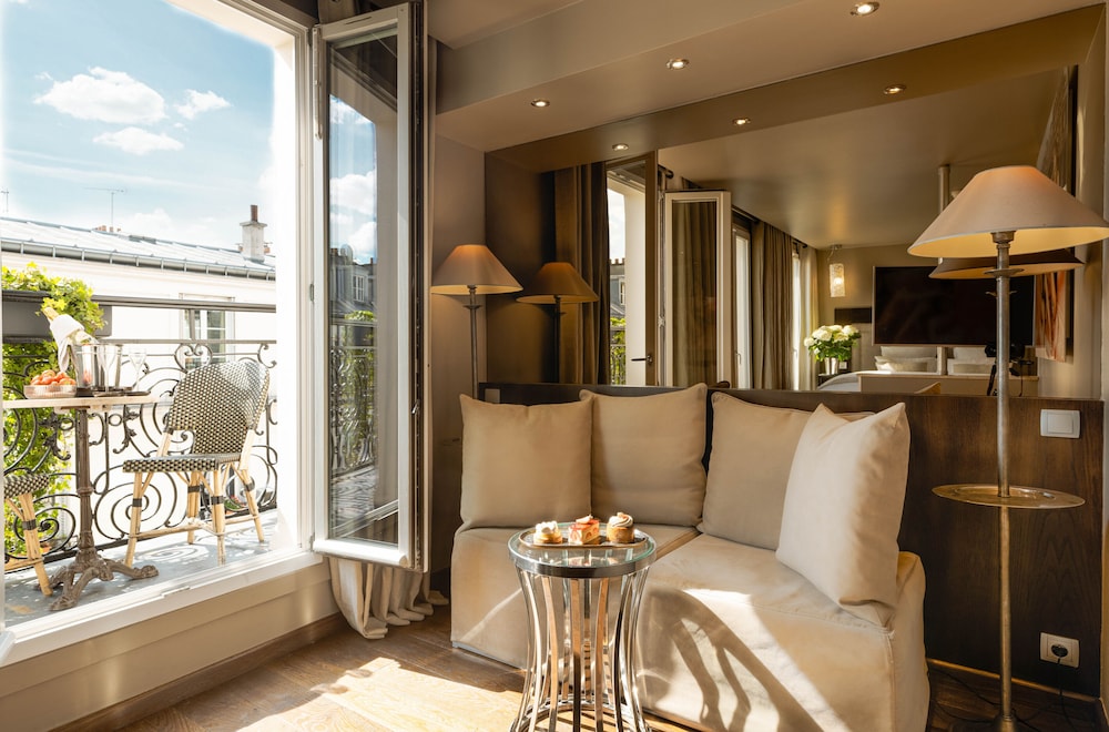 B Montmartre Hotel 41/51