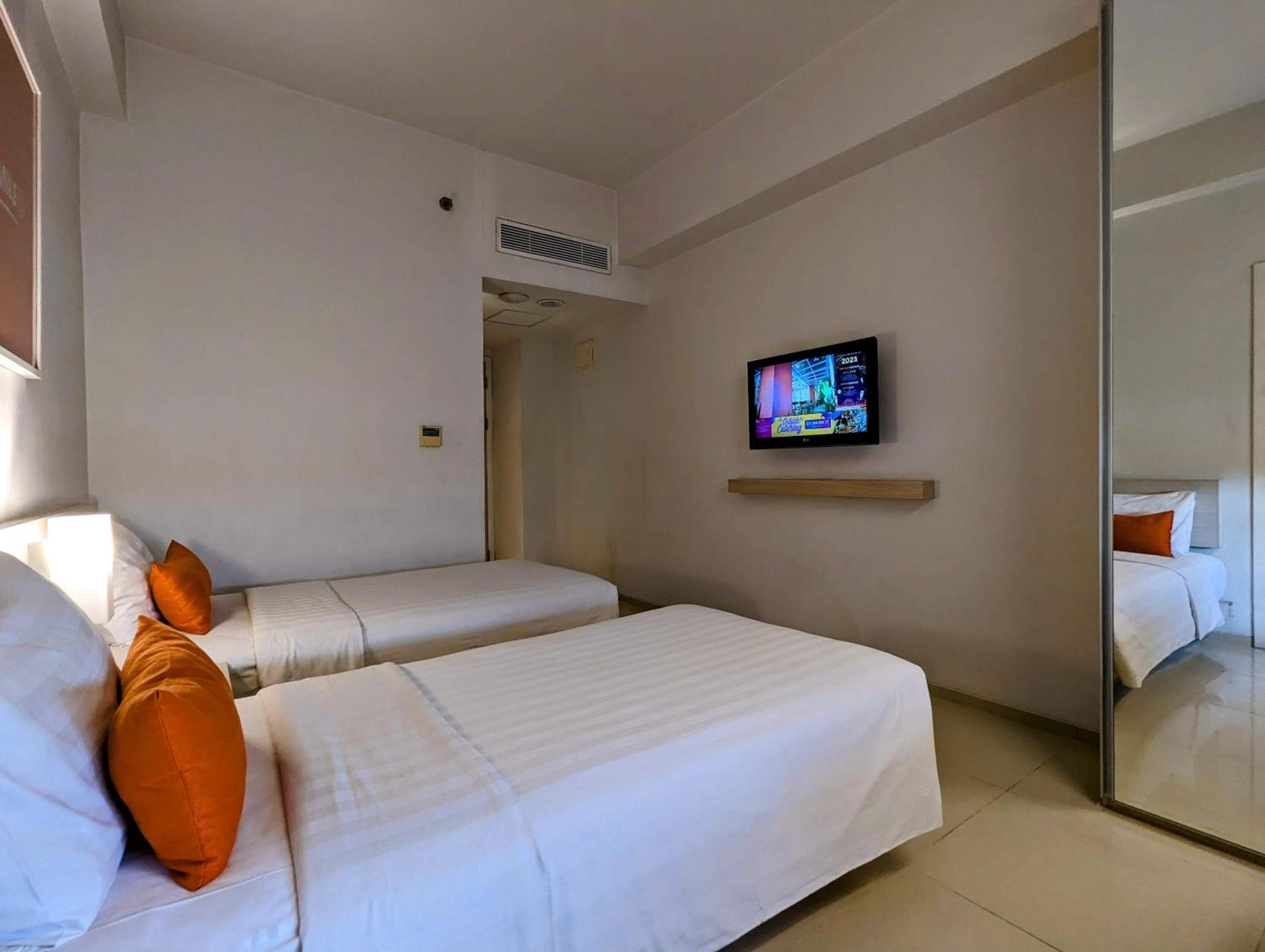 Cool, Business, Twin Beds