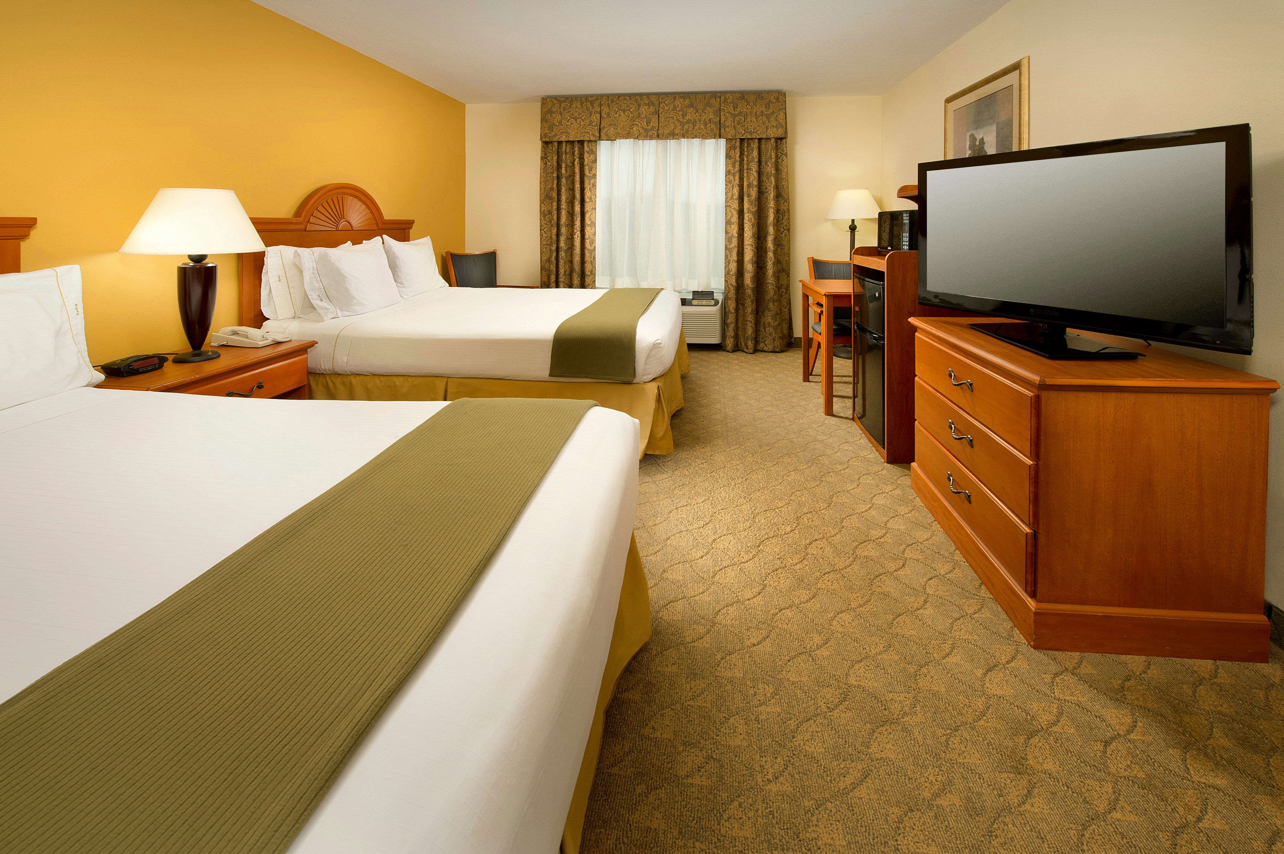 Holiday Inn Express & Suites Lenoir City (Knoxville Area) 8/25