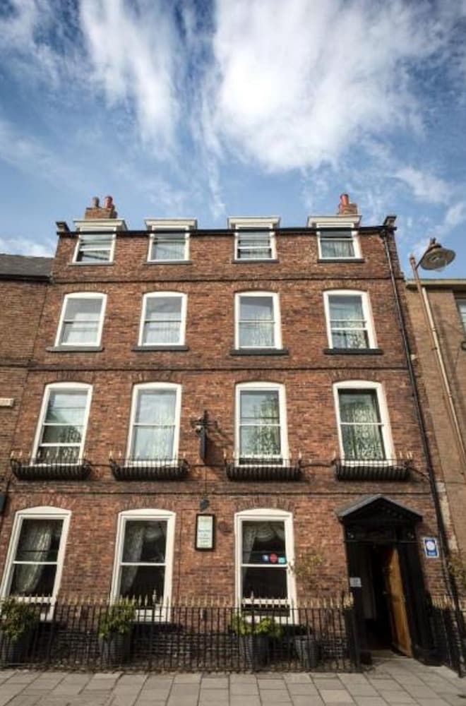 OYO The Townhouse in DURHAM