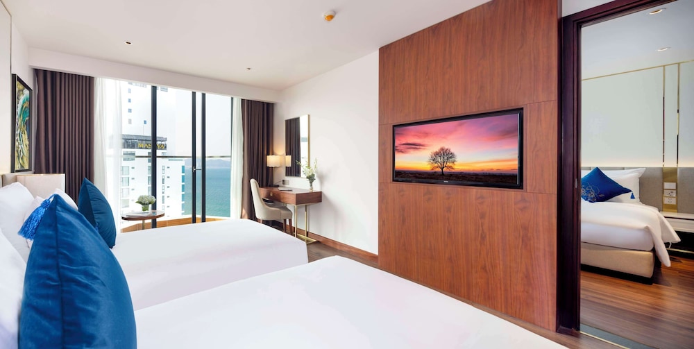 غرفة سوبيريور بسريرين منفصلين بإطلالة على البحر بشرفة، Best Western Premier Marvella Nha Trang Hotel 3/5