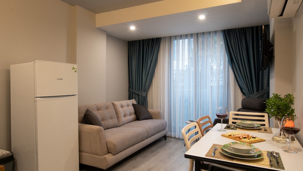 Opera Suites 26/50